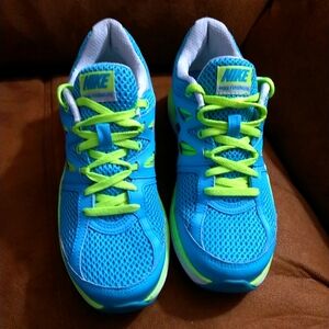 Nike Duel Fusion Turquoise Neon sz7.5 Women's